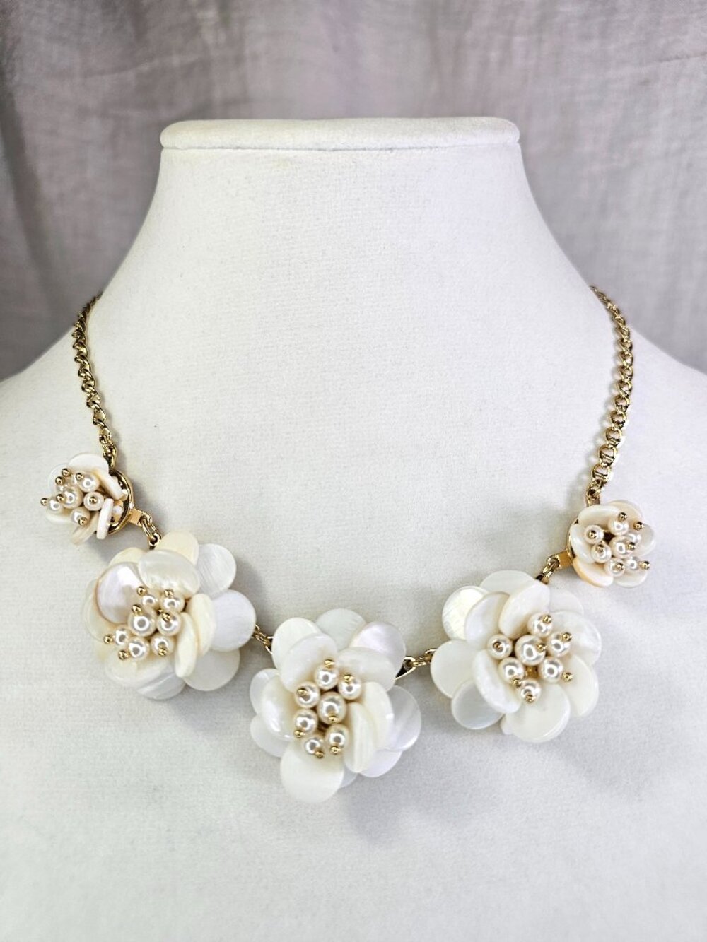 NWT!! Talbots Daisy 18” Princess Necklace